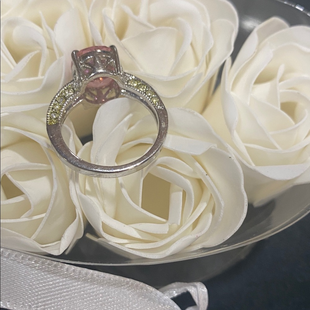 Size 7-1/2 Statement Ring - Picture 3 of 4